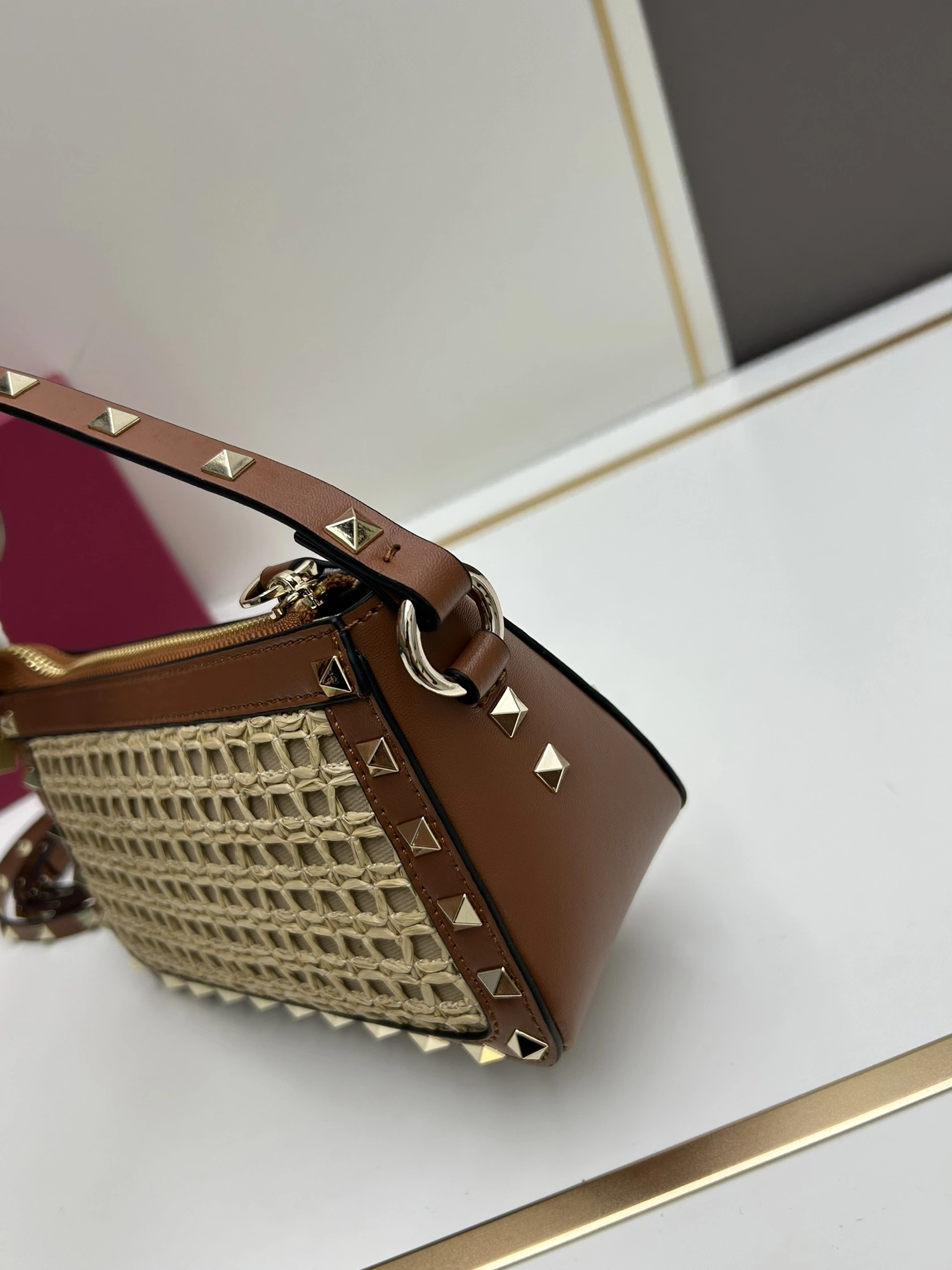 Valentino AAA Quality Messenger Bags For Women Resilient 1809