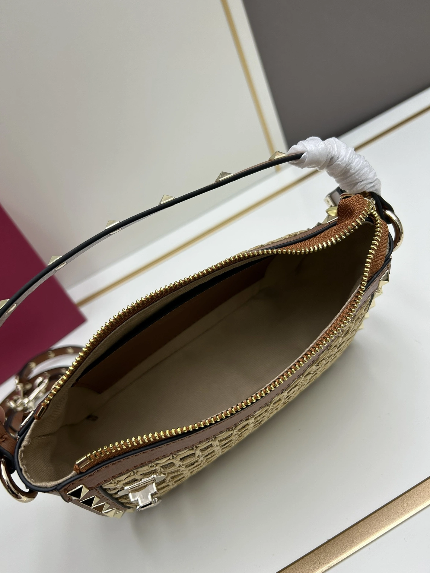 Valentino AAA Quality Messenger Bags For Women Resilient 1809