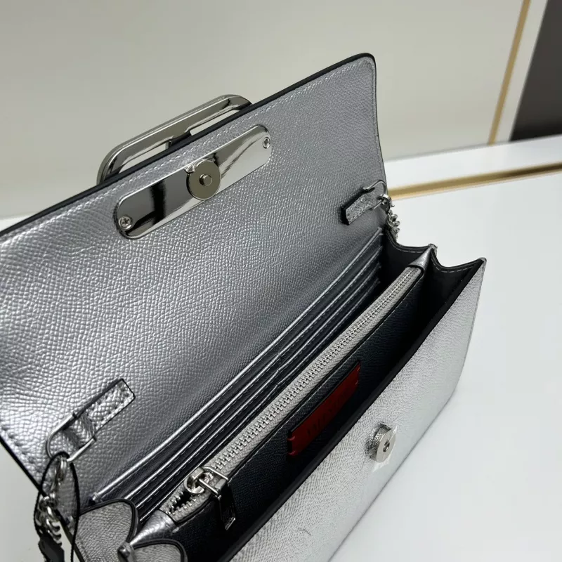 Valentino AAA Quality Messenger Bags For Women Sleek 2727