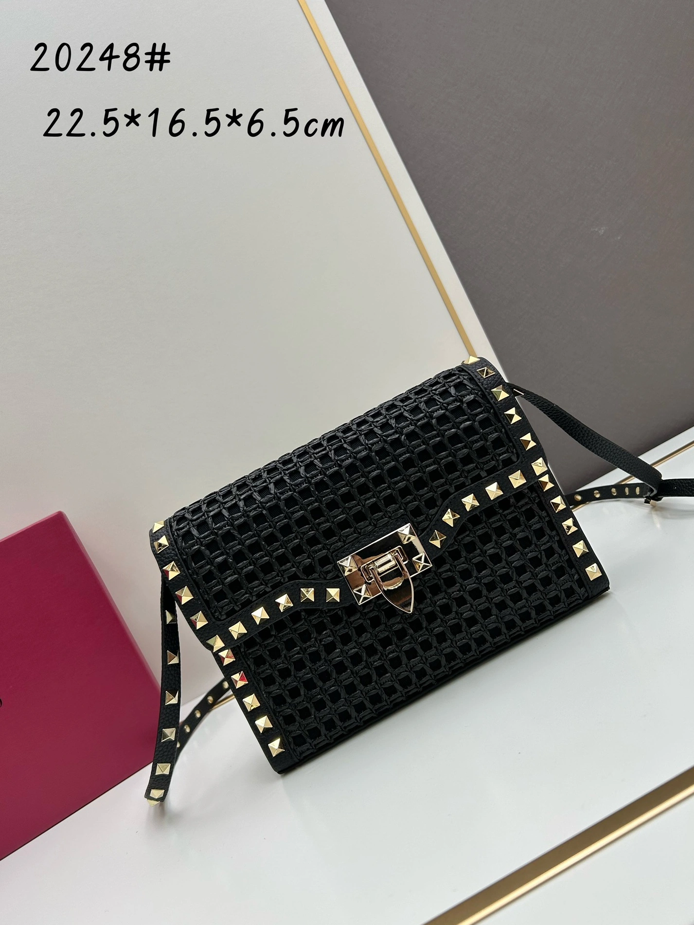 Valentino AAA Quality Messenger Bags For Women Sleek 5572