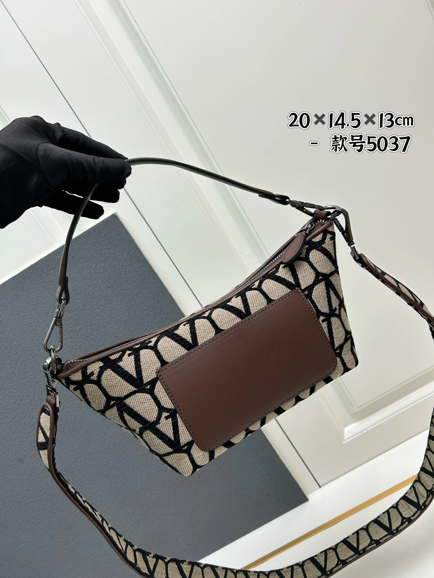 Valentino AAA Quality Messenger Bags For Women Sophisticated 7098