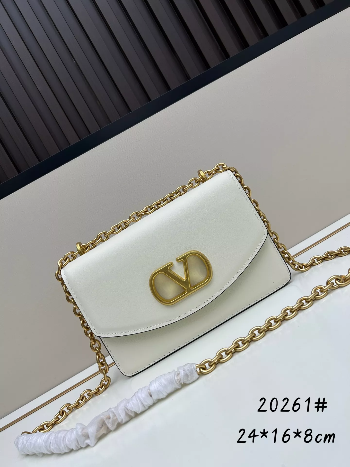 Valentino AAA Quality Messenger Bags For Women Sophisticated 8755