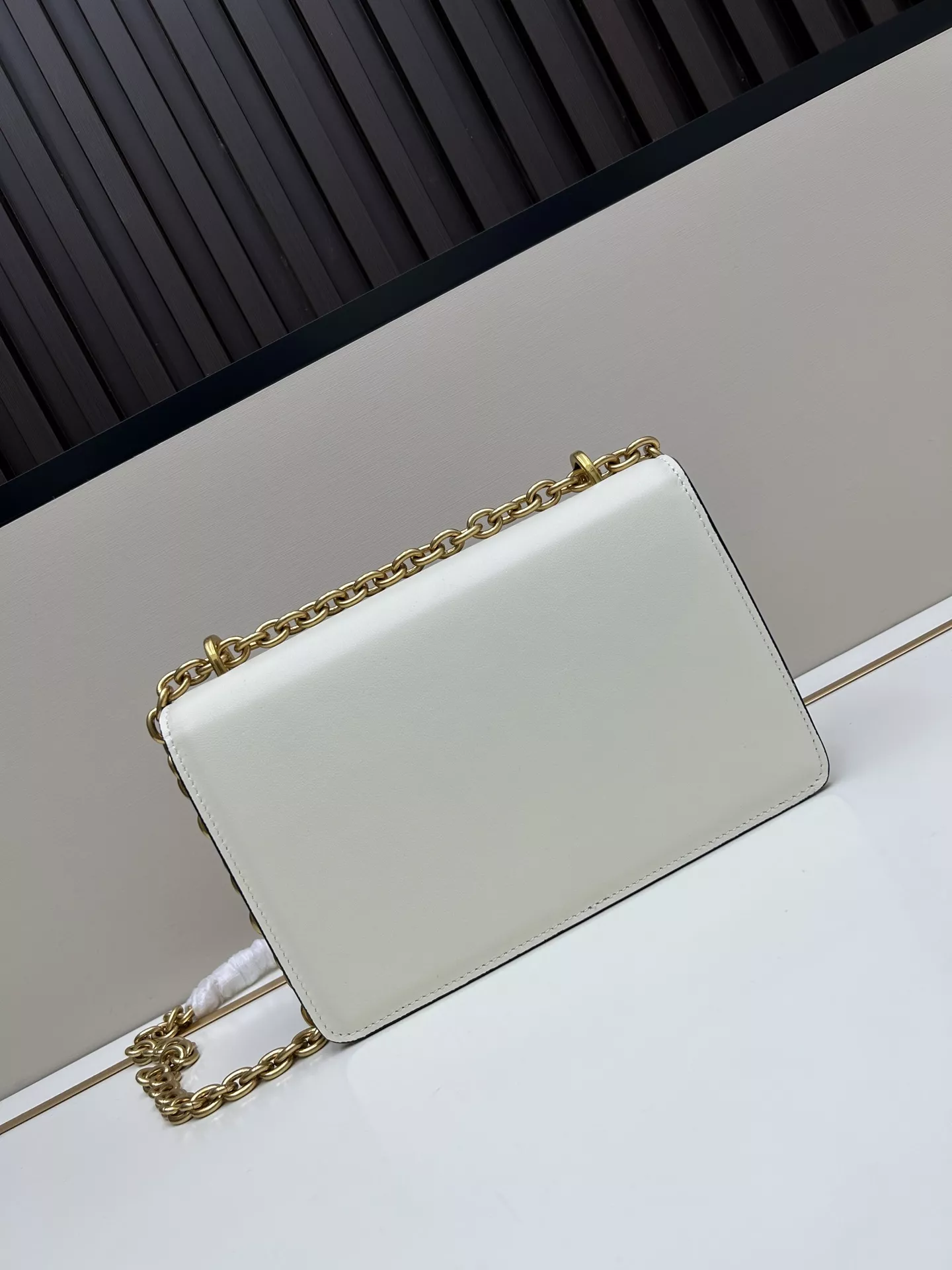Valentino AAA Quality Messenger Bags For Women Sophisticated 8755