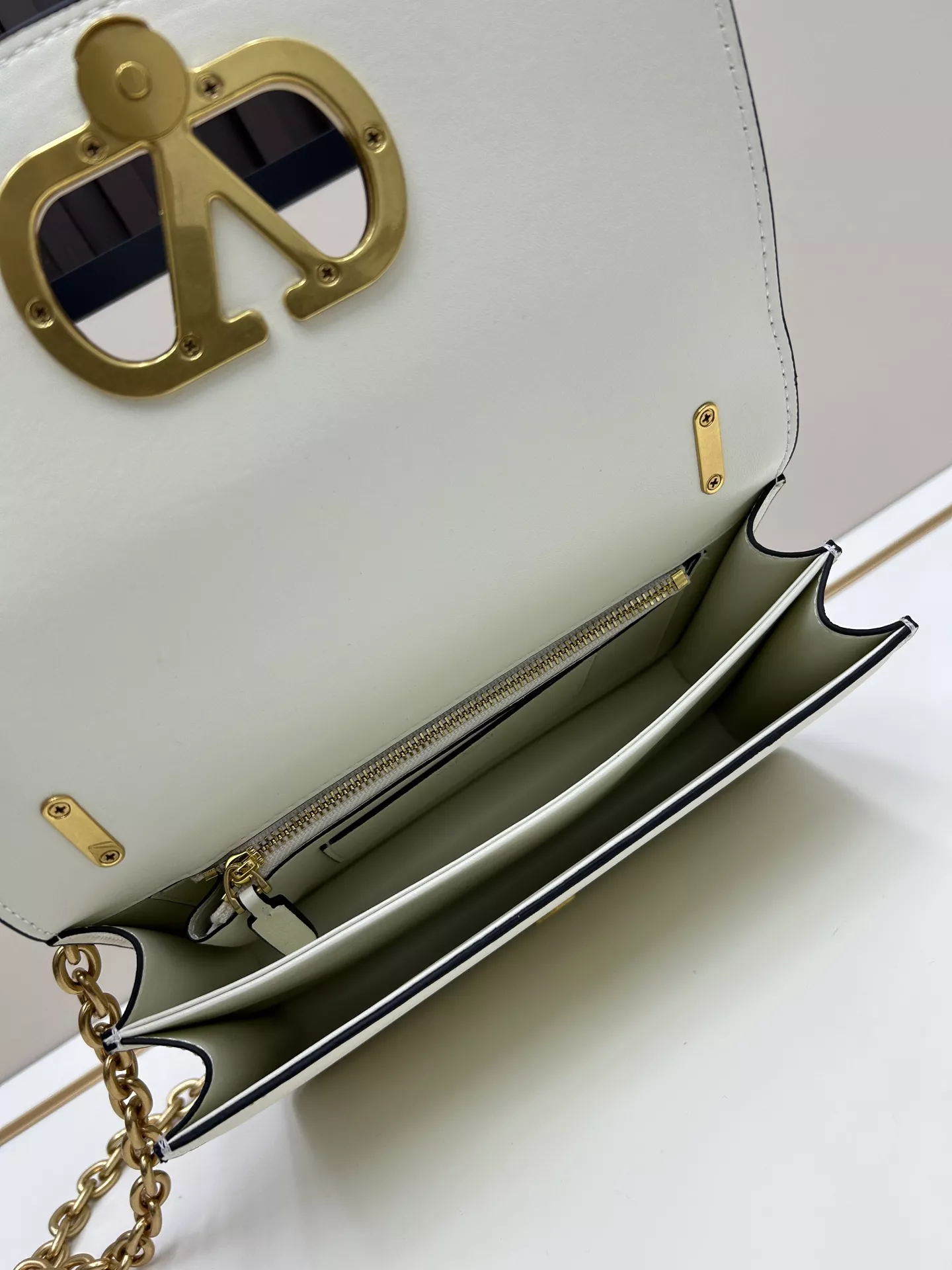 Valentino AAA Quality Messenger Bags For Women Sophisticated 8755
