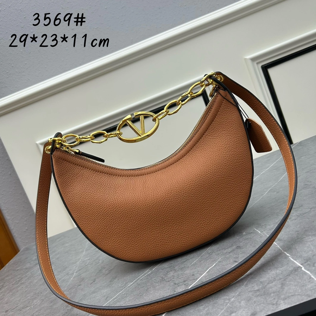 Valentino AAA Quality Messenger Bags For Women Trendsetting 8607