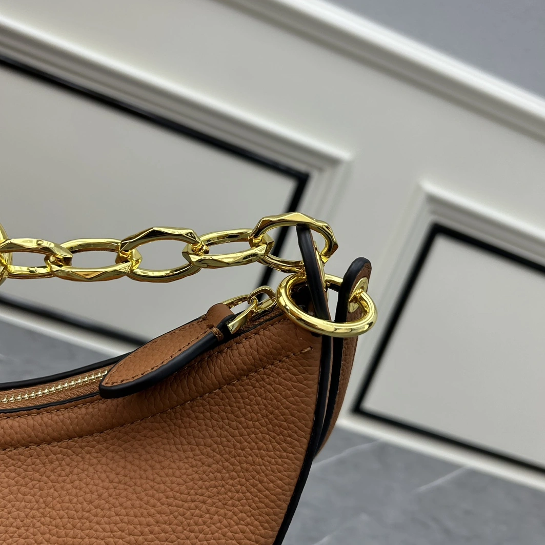 Valentino AAA Quality Messenger Bags For Women Trendsetting 8607