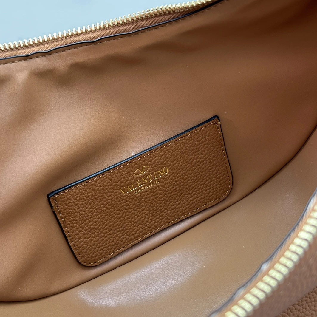 Valentino AAA Quality Messenger Bags For Women Trendsetting 8607