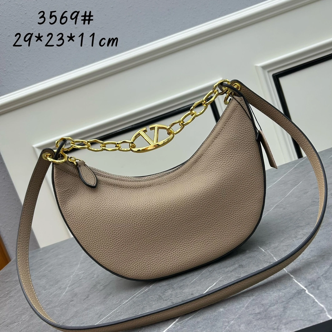Valentino AAA Quality Messenger Bags For Women Trendsetting 8607