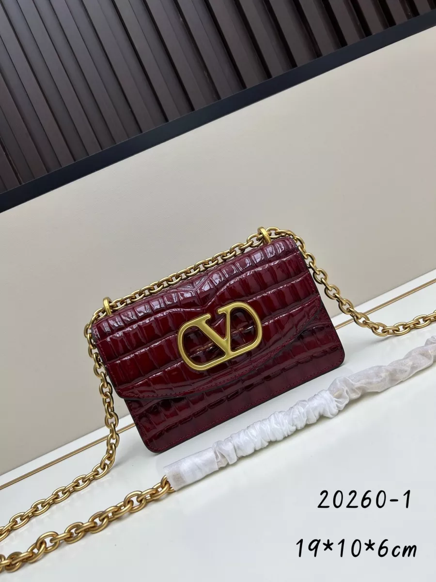Valentino AAA Quality Messenger Bags For Women Trendy 5016