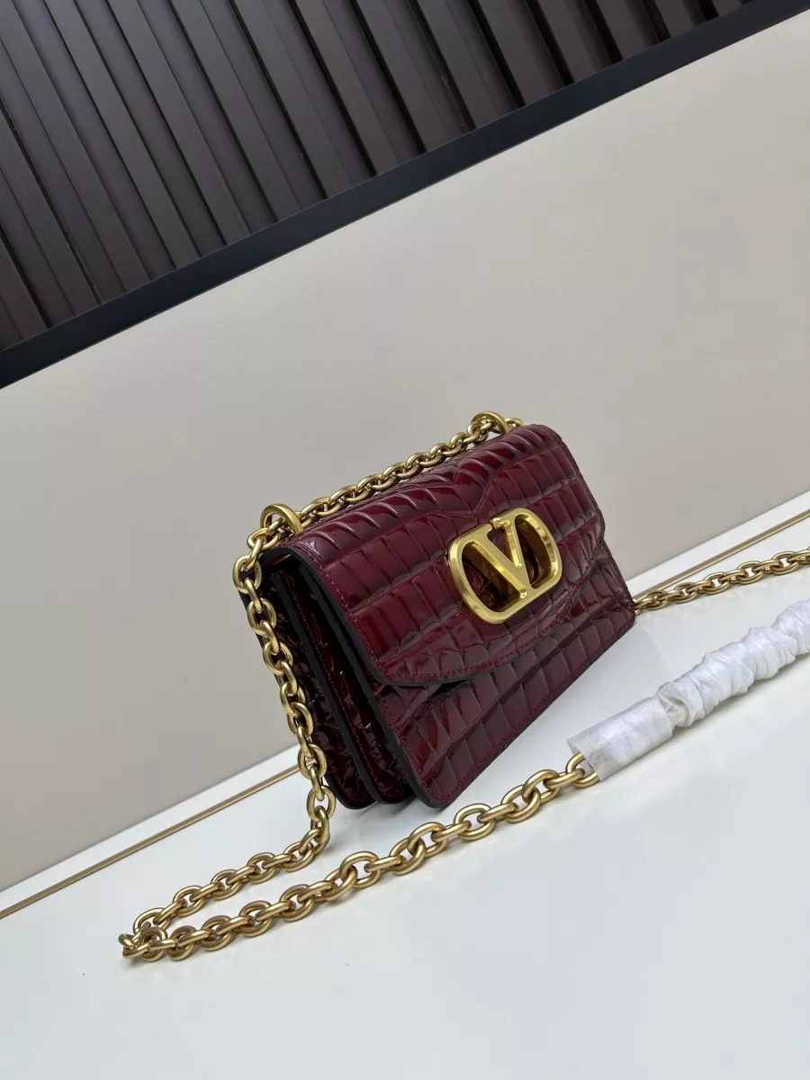 Valentino AAA Quality Messenger Bags For Women Trendy 5016