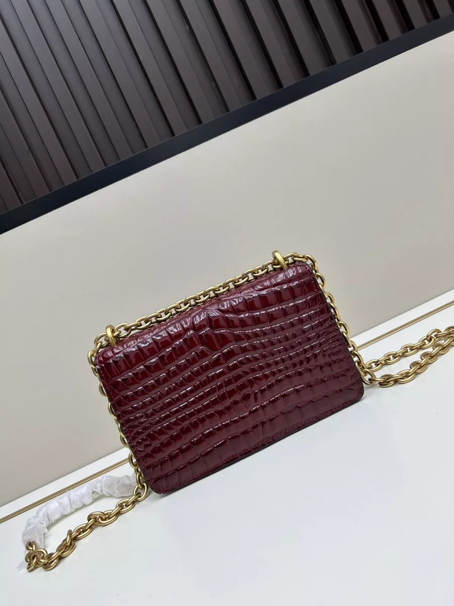Valentino AAA Quality Messenger Bags For Women Trendy 5016