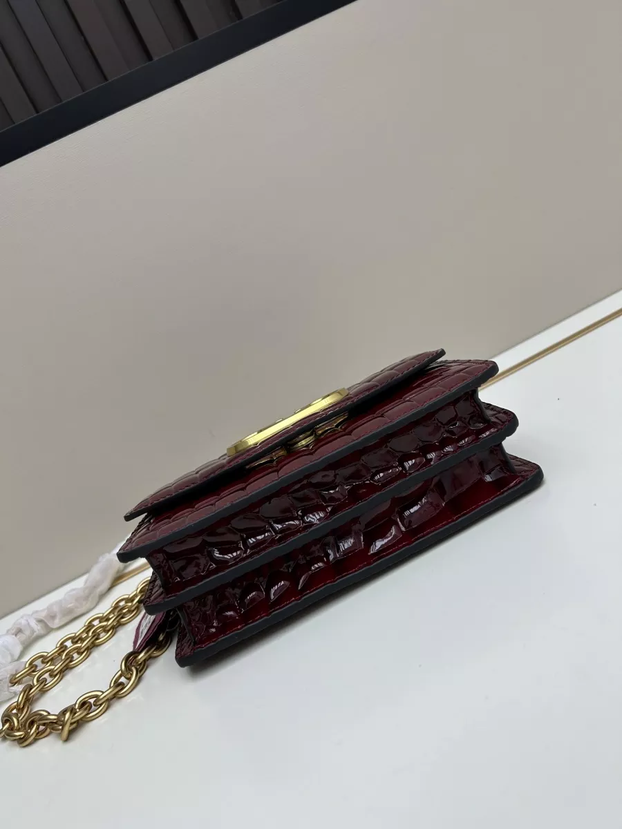 Valentino AAA Quality Messenger Bags For Women Trendy 5016