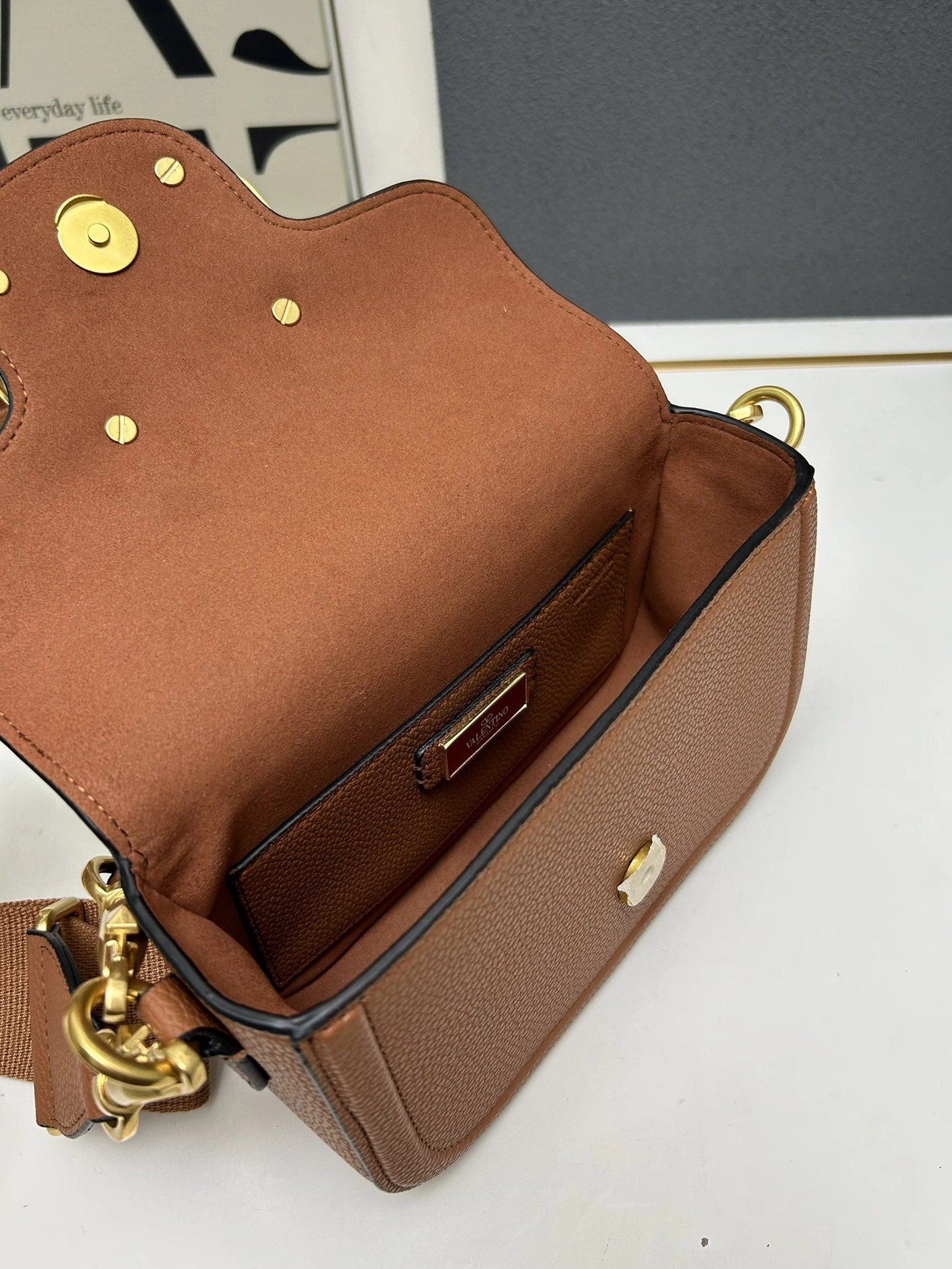 Valentino AAA Quality Messenger Bags For Women Trendy 5419