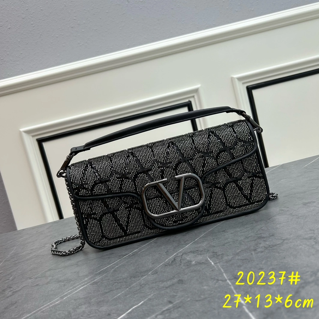 Valentino AAA Quality Messenger Bags For Women Unique 2779