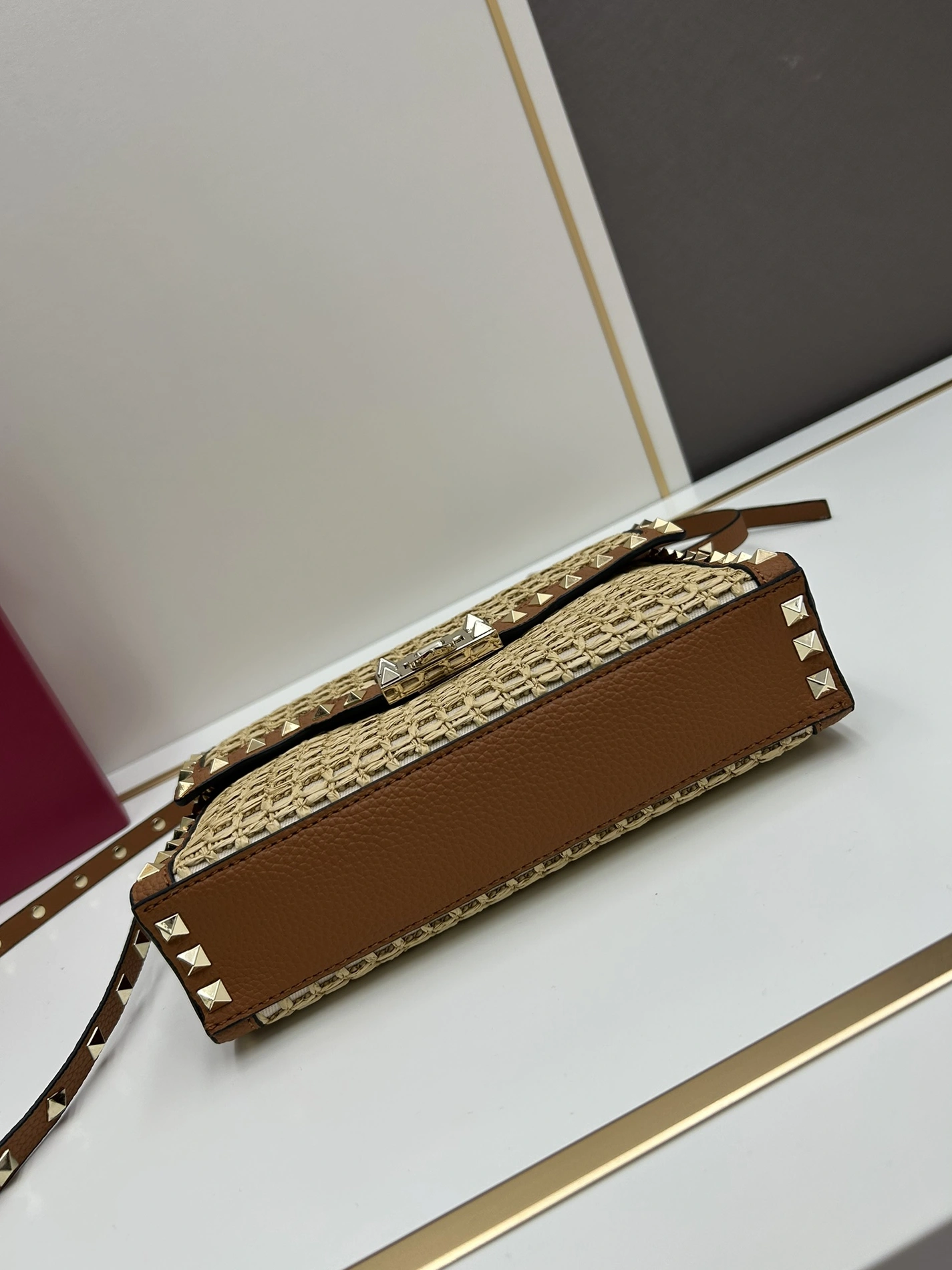 Valentino AAA Quality Messenger Bags For Women UrbanStyle 1062