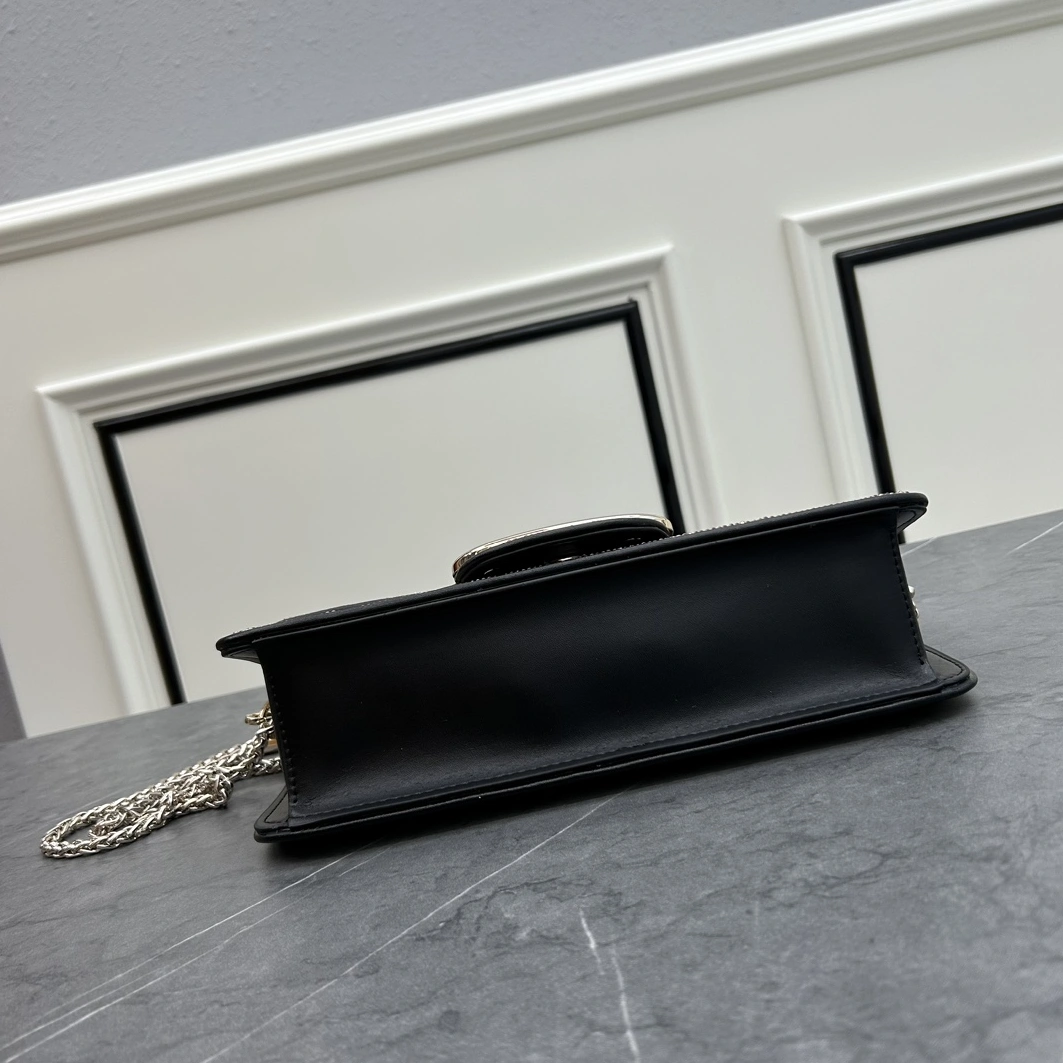 Valentino AAA Quality Messenger Bags For Women UrbanStyle 128