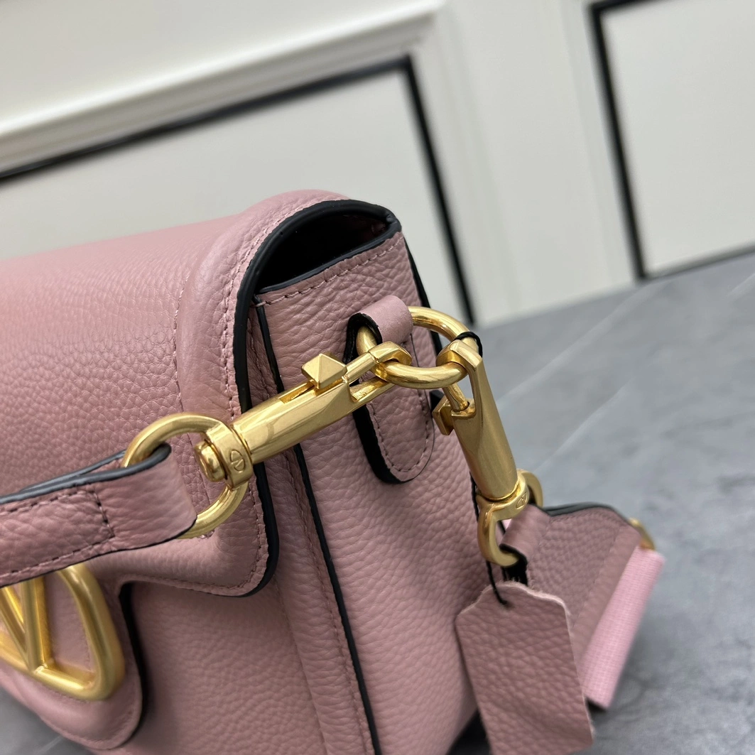 Valentino AAA Quality Messenger Bags For Women UrbanStyle 5688