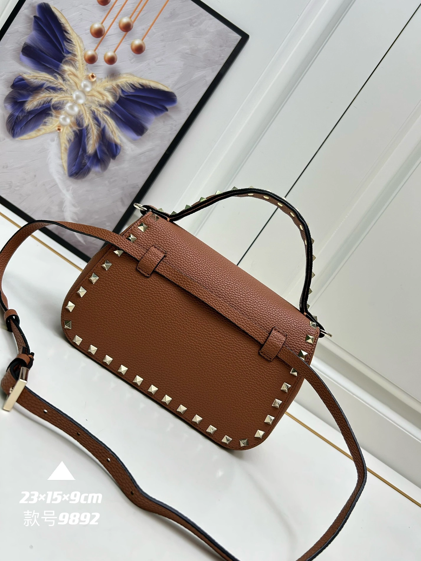 Valentino AAA Quality Messenger Bags For Women Vibrant 288