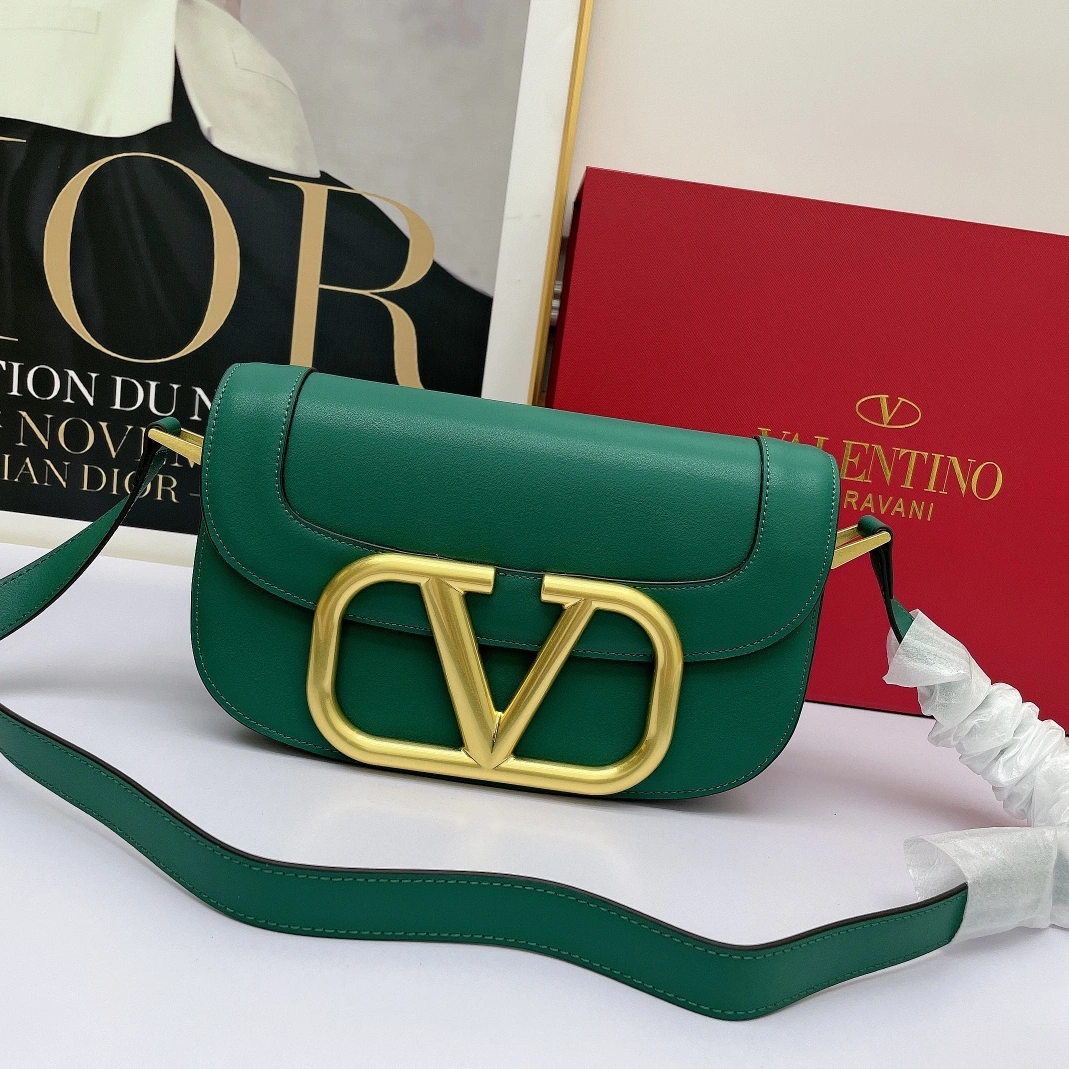 Valentino AAA Quality Messenger Bags For Women WellDesigned 1685