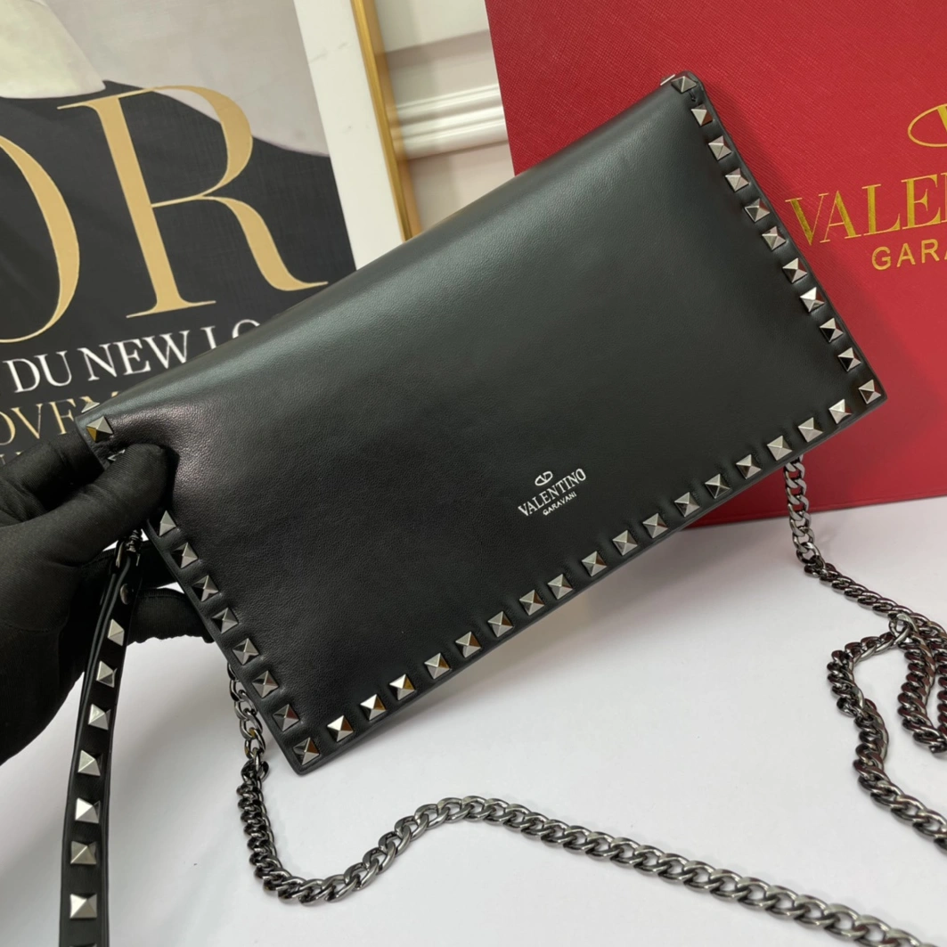 Valentino AAA Quality Messenger Bags For Women WellDesigned 5935