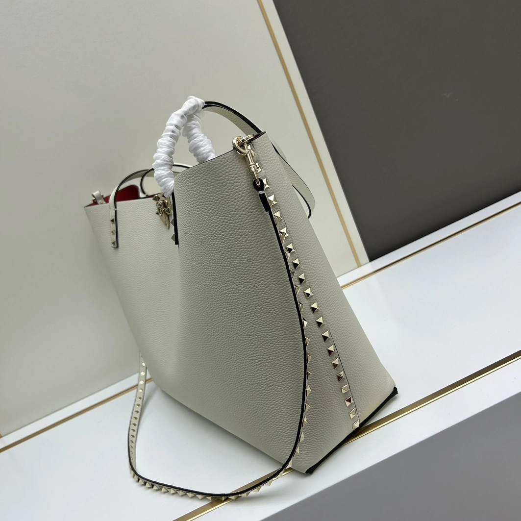 Valentino AAA Quality Shoulder Bags For Women Affordable 5392