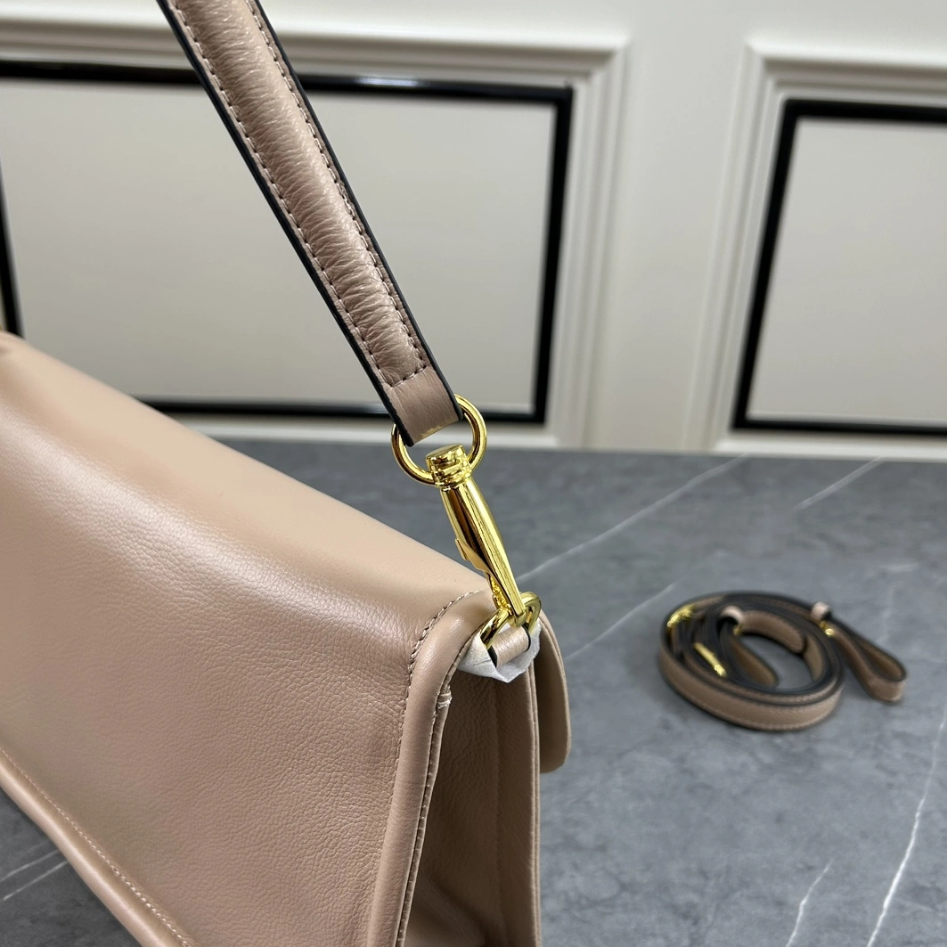 Valentino AAA Quality Shoulder Bags For Women Affordable 9456