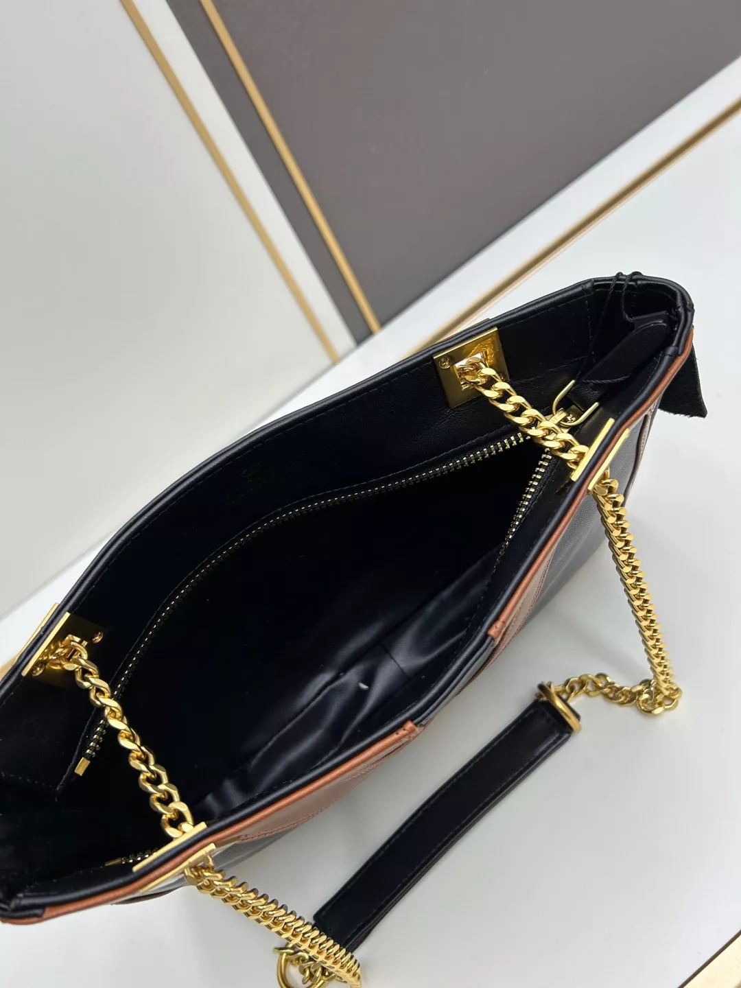 Valentino AAA Quality Shoulder Bags For Women AllSeason 3889