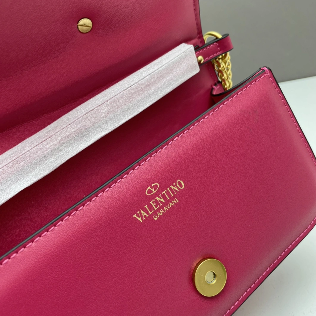 Valentino AAA Quality Shoulder Bags For Women Breathable 3969