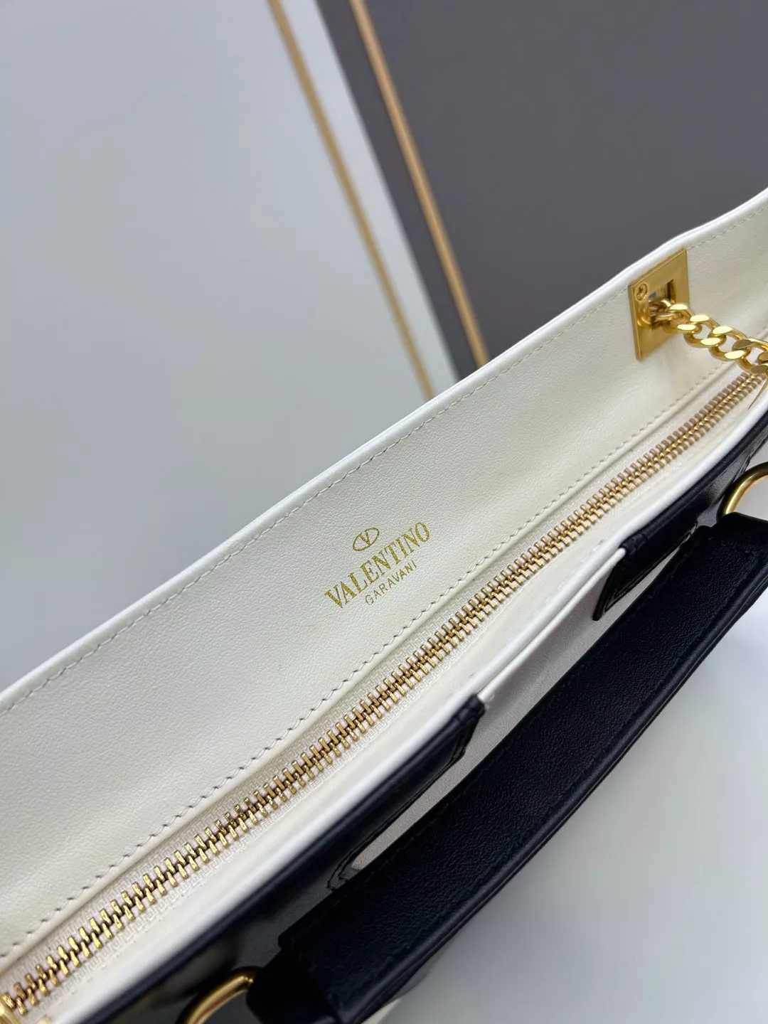 Valentino AAA Quality Shoulder Bags For Women Bright 9513