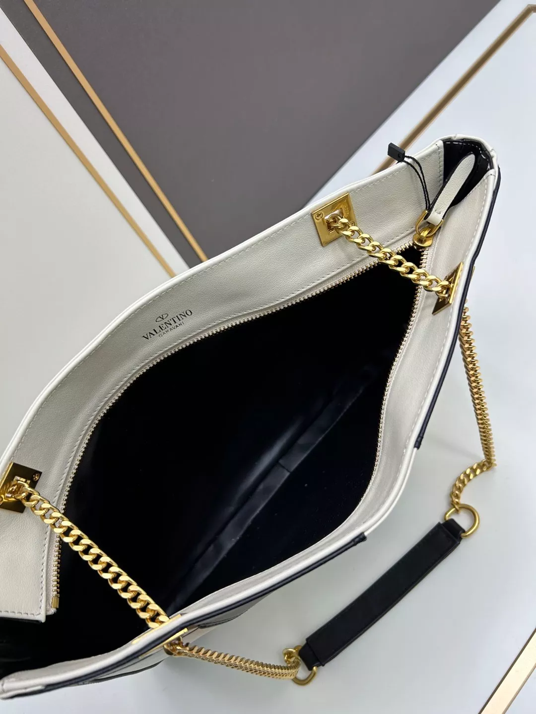 Valentino AAA Quality Shoulder Bags For Women Bright 9513