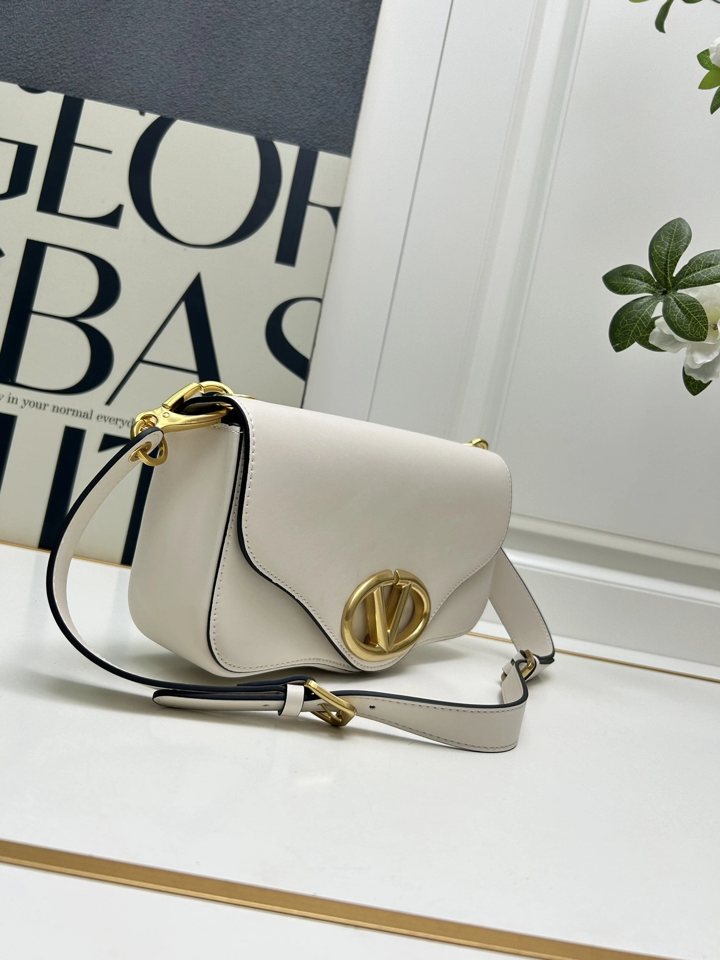 Valentino AAA Quality Shoulder Bags For Women Classic 8231