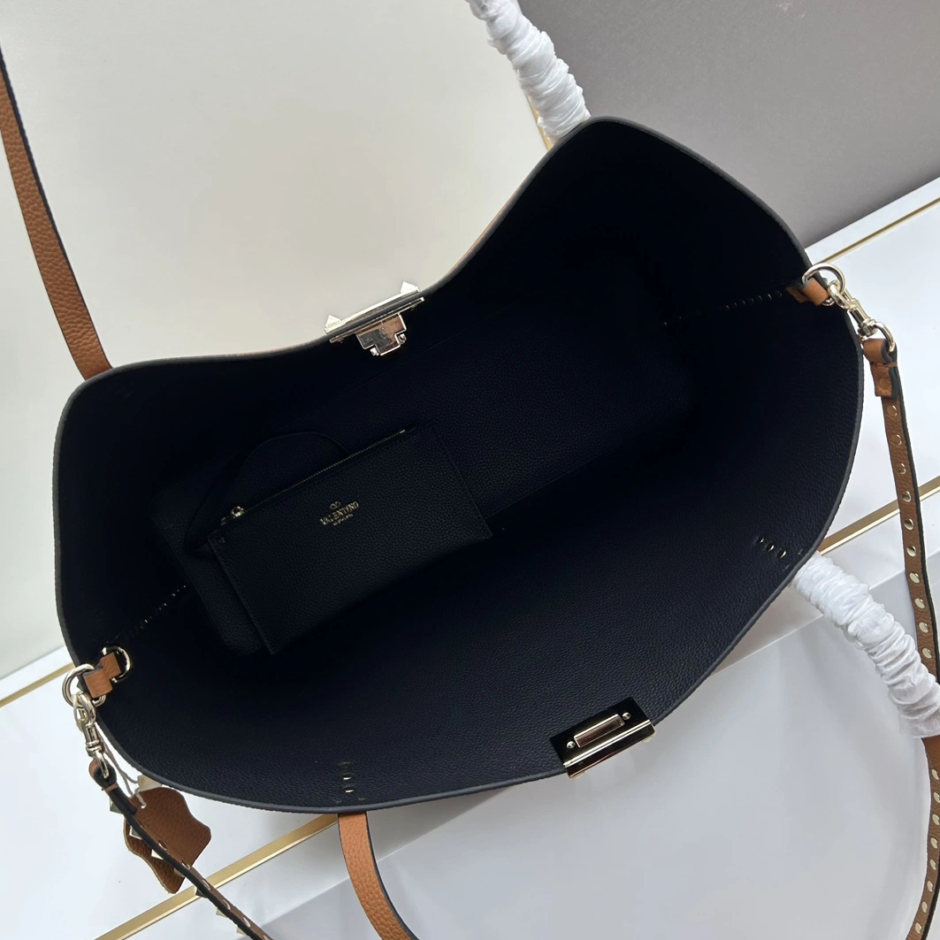 Valentino AAA Quality Shoulder Bags For Women Compact 122