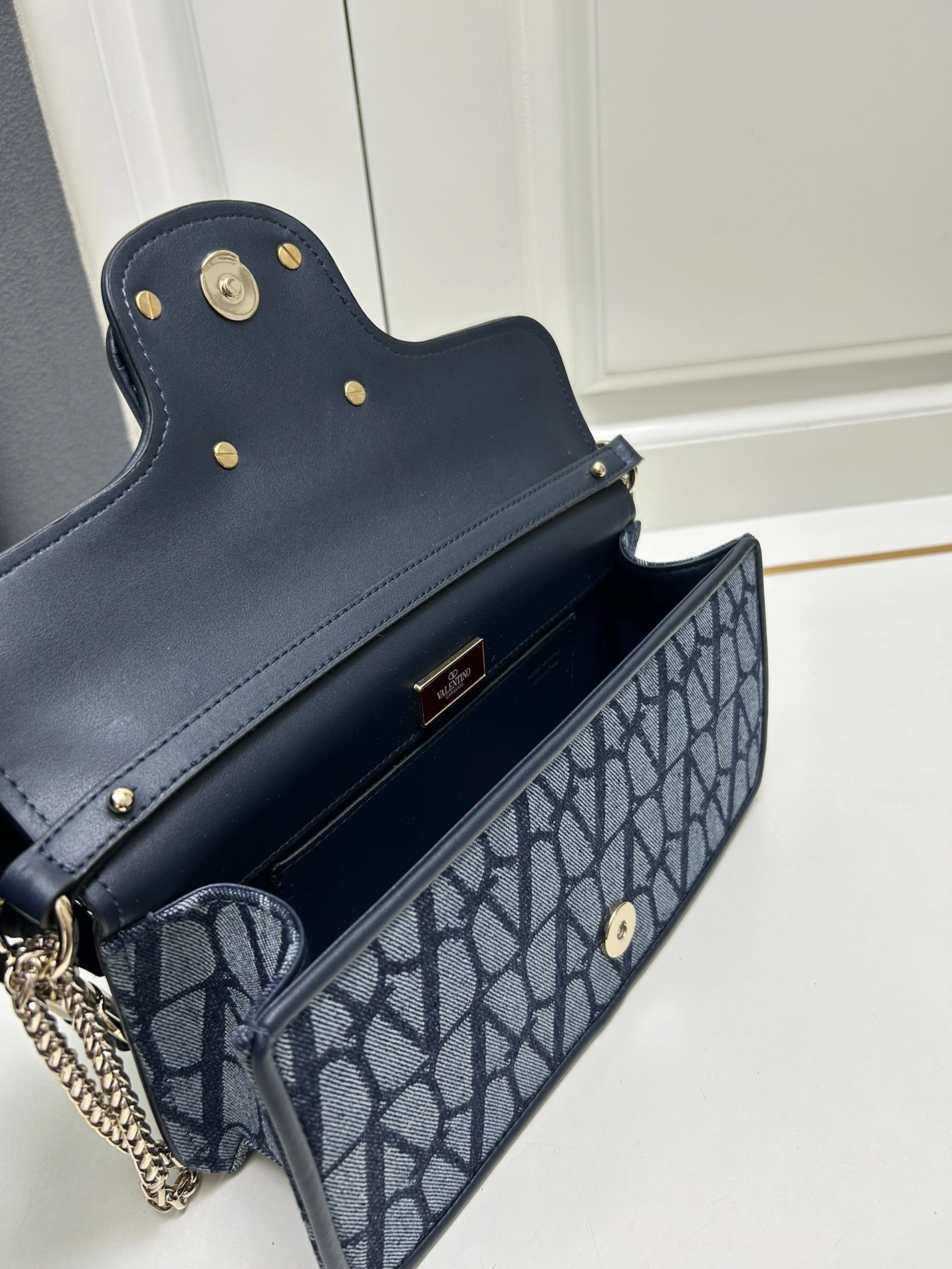 Valentino AAA Quality Shoulder Bags For Women Elegant 3967