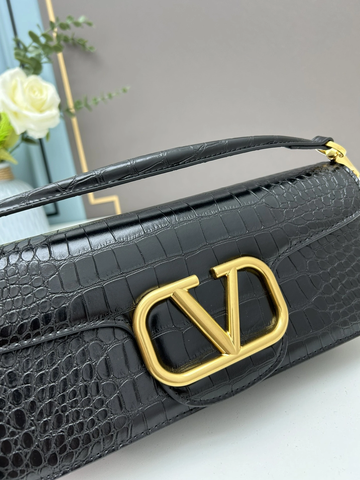 Valentino AAA Quality Shoulder Bags For Women EyeCatching 2953