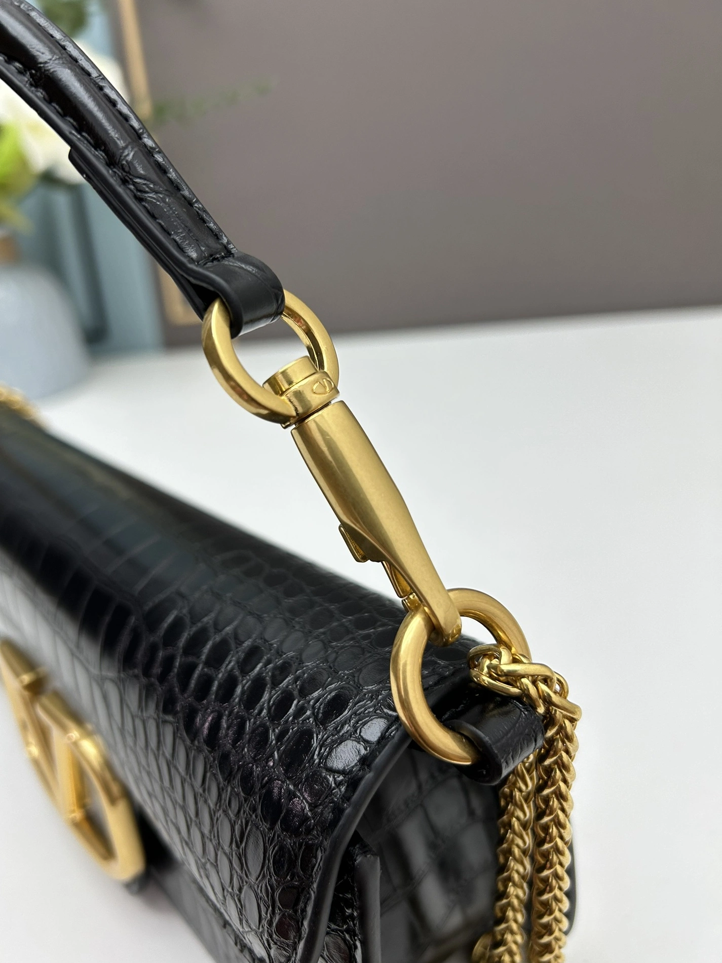 Valentino AAA Quality Shoulder Bags For Women EyeCatching 2953
