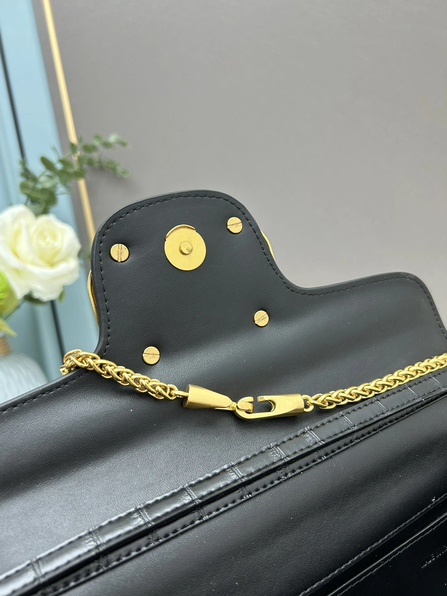 Valentino AAA Quality Shoulder Bags For Women EyeCatching 2953