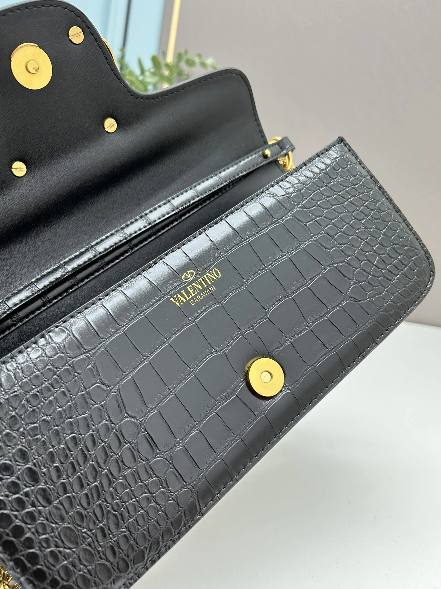 Valentino AAA Quality Shoulder Bags For Women EyeCatching 2953