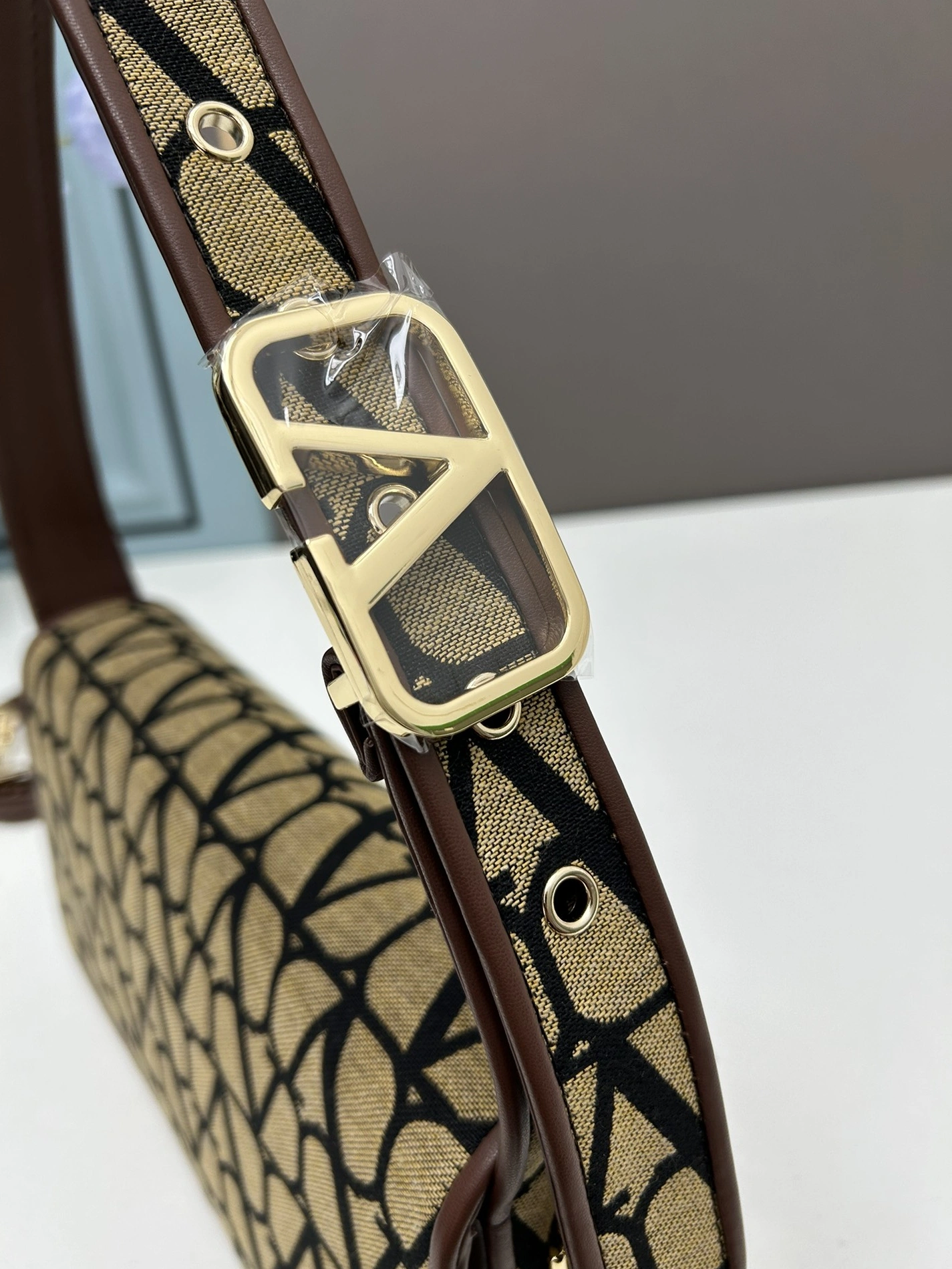 Valentino AAA Quality Shoulder Bags For Women Flexible 3670