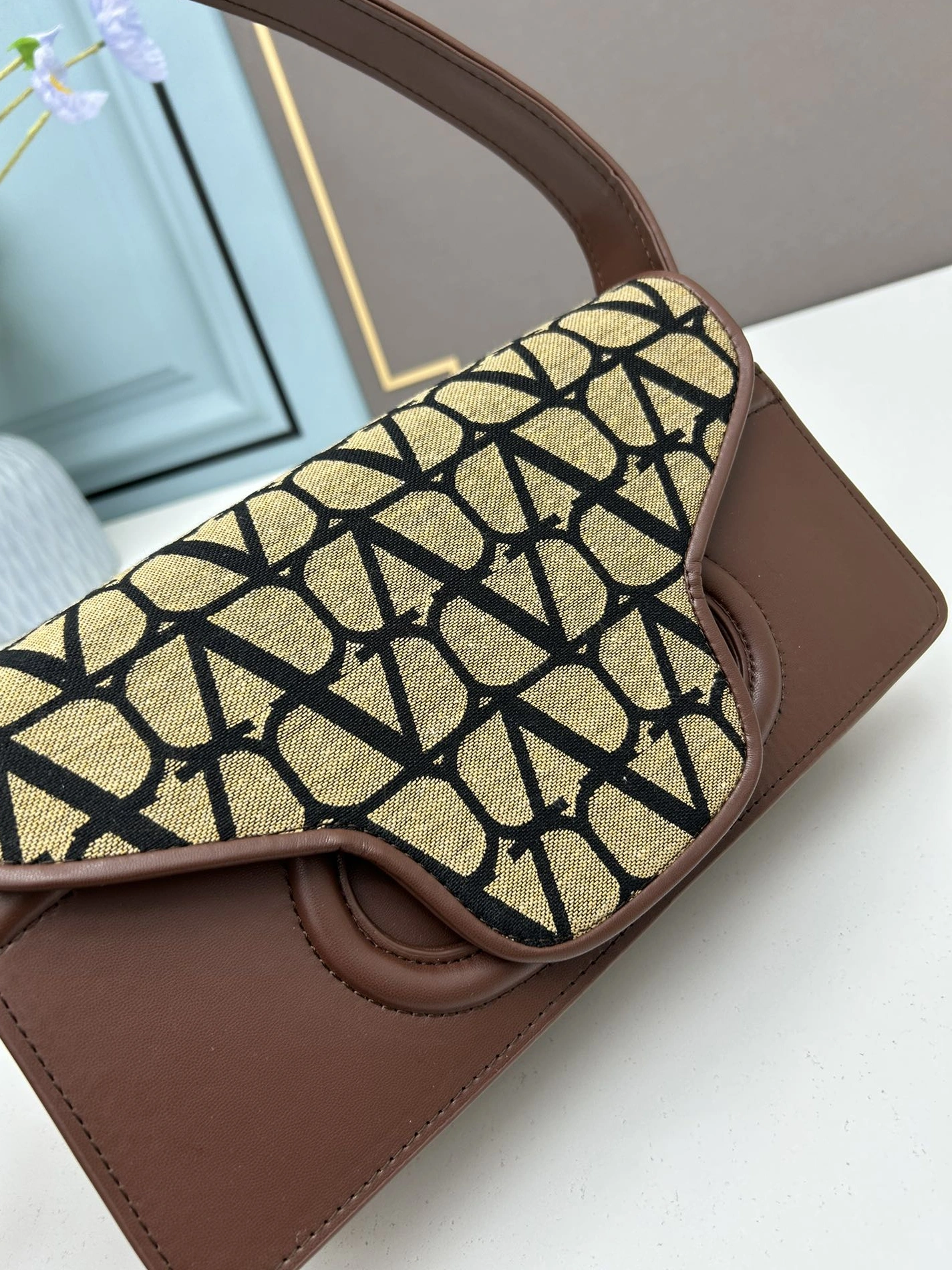 Valentino AAA Quality Shoulder Bags For Women Flexible 3670