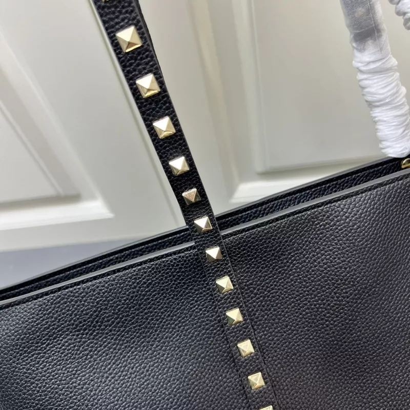 Valentino AAA Quality Shoulder Bags For Women GoodFit 5229