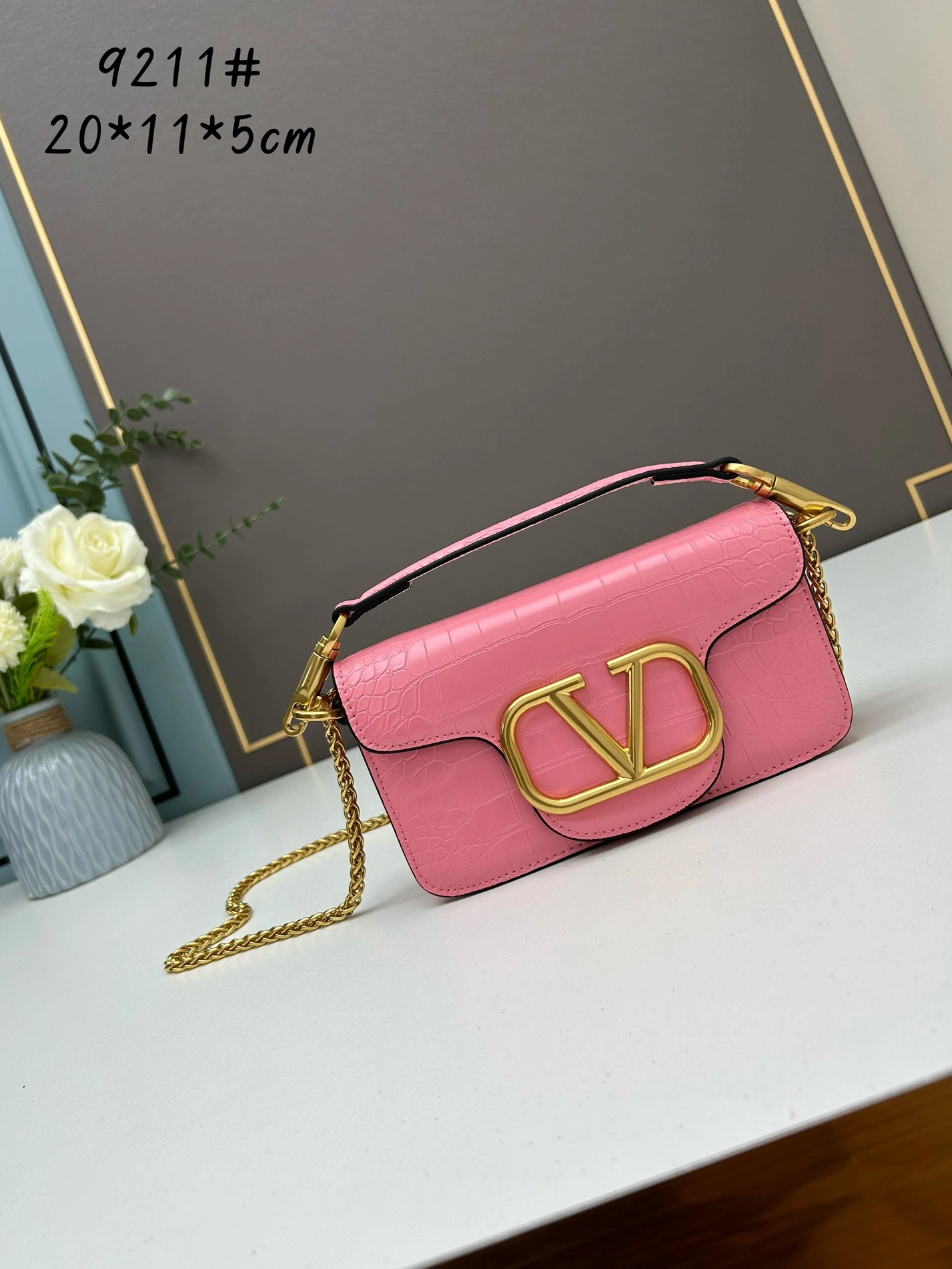 Valentino AAA Quality Shoulder Bags For Women Lightweight 9293