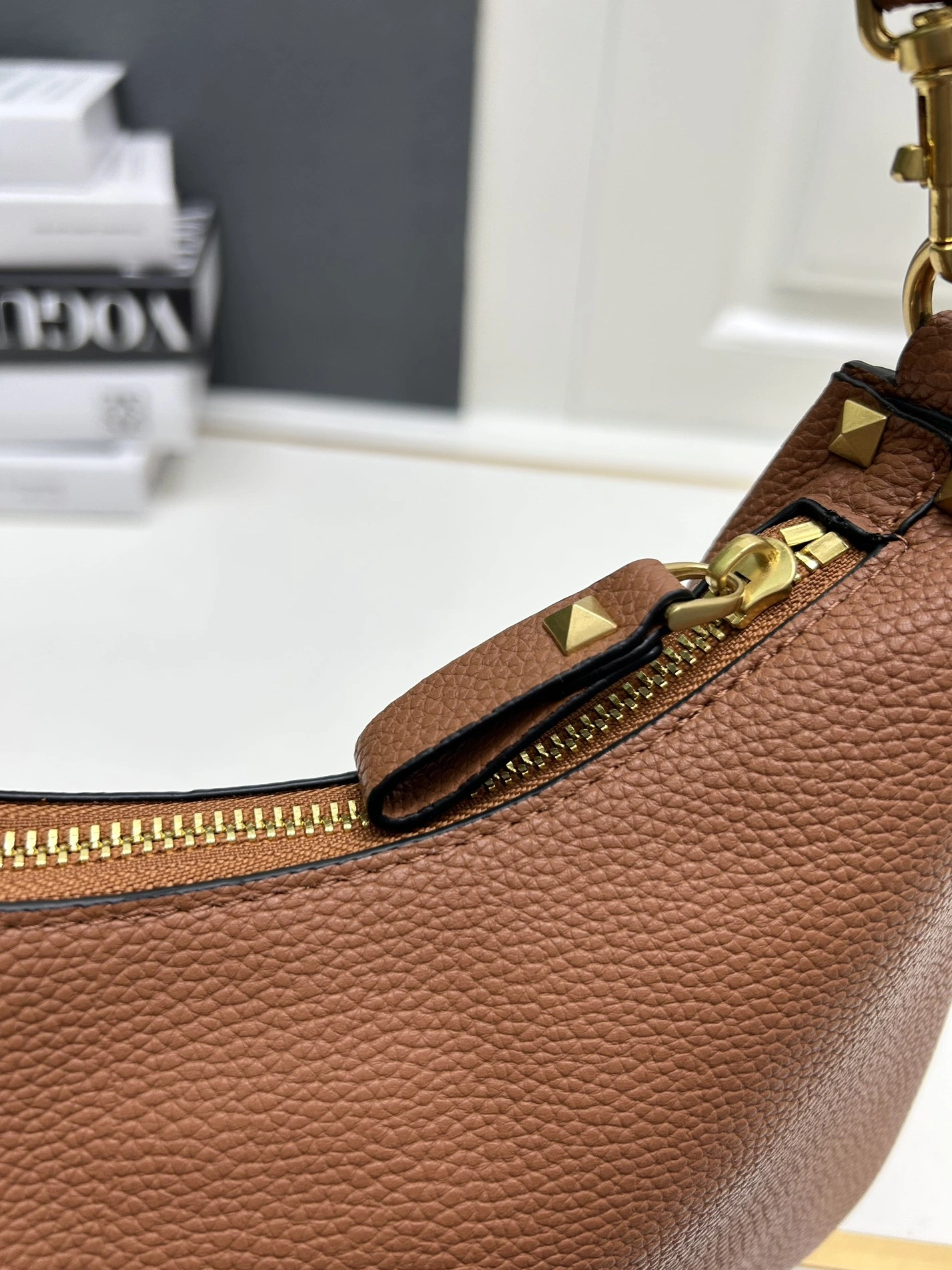 Valentino AAA Quality Shoulder Bags For Women Popular 8450