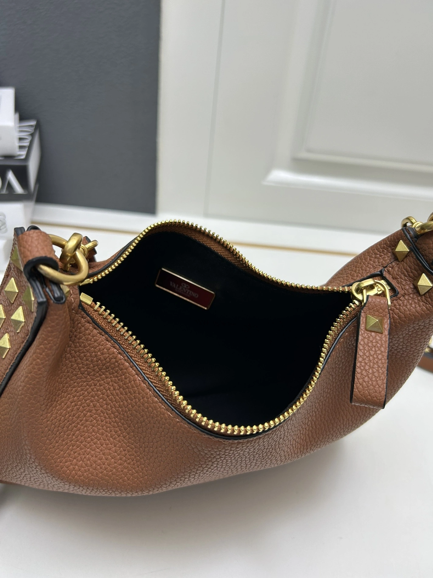 Valentino AAA Quality Shoulder Bags For Women Popular 8450