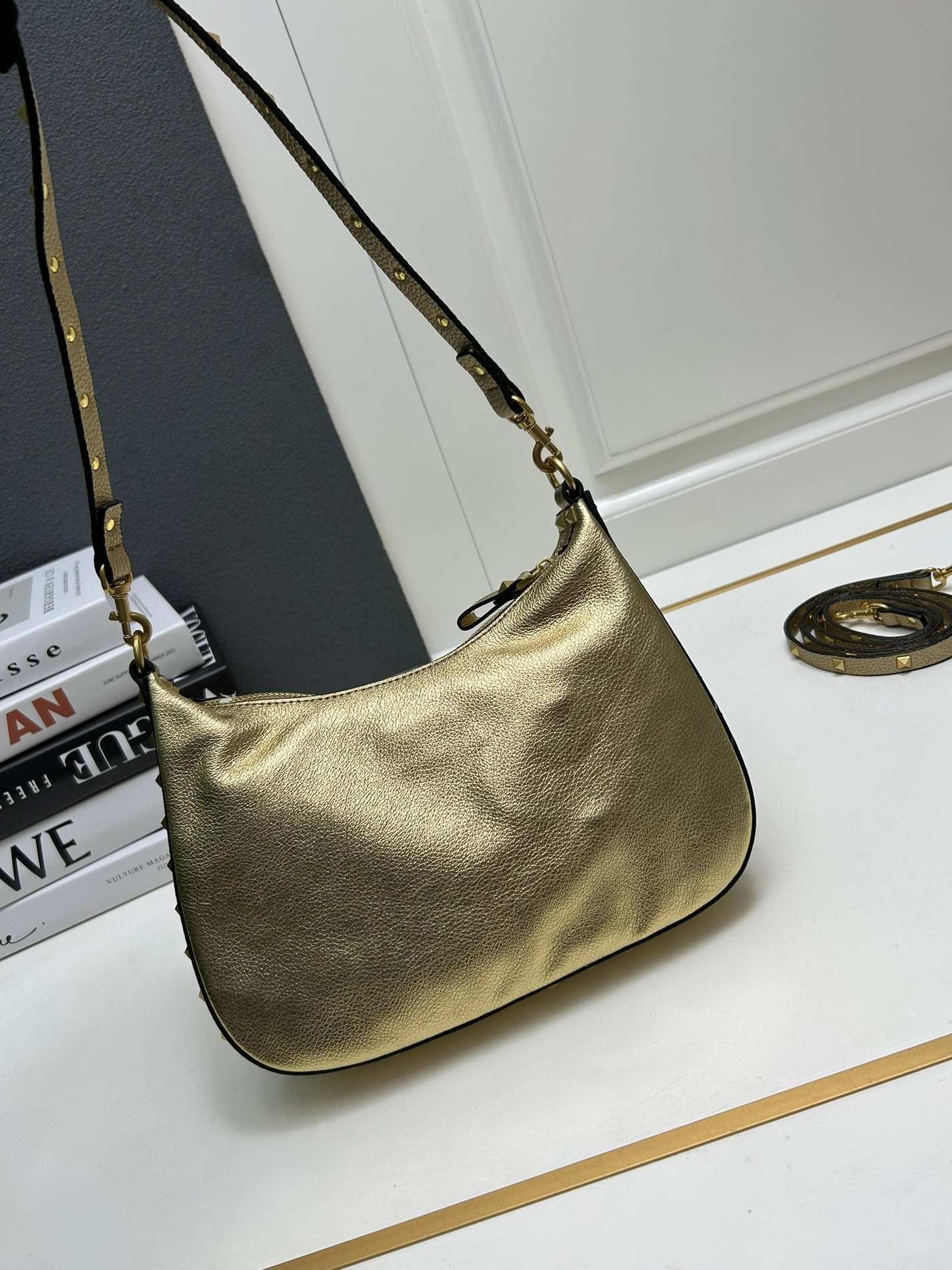 Valentino AAA Quality Shoulder Bags For Women Reliable 2204