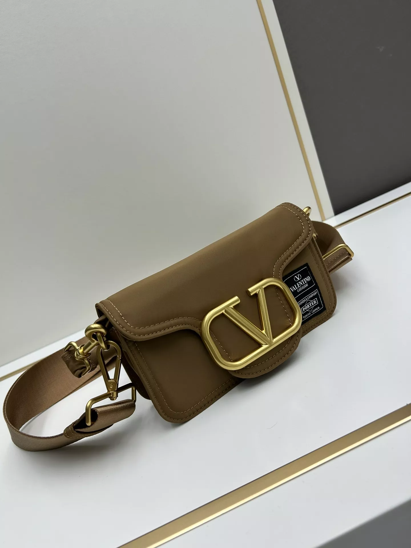 Valentino AAA Quality Shoulder Bags For Women Resilient 6654