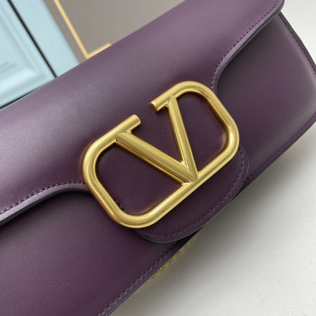Valentino AAA Quality Shoulder Bags For Women Resilient 8022