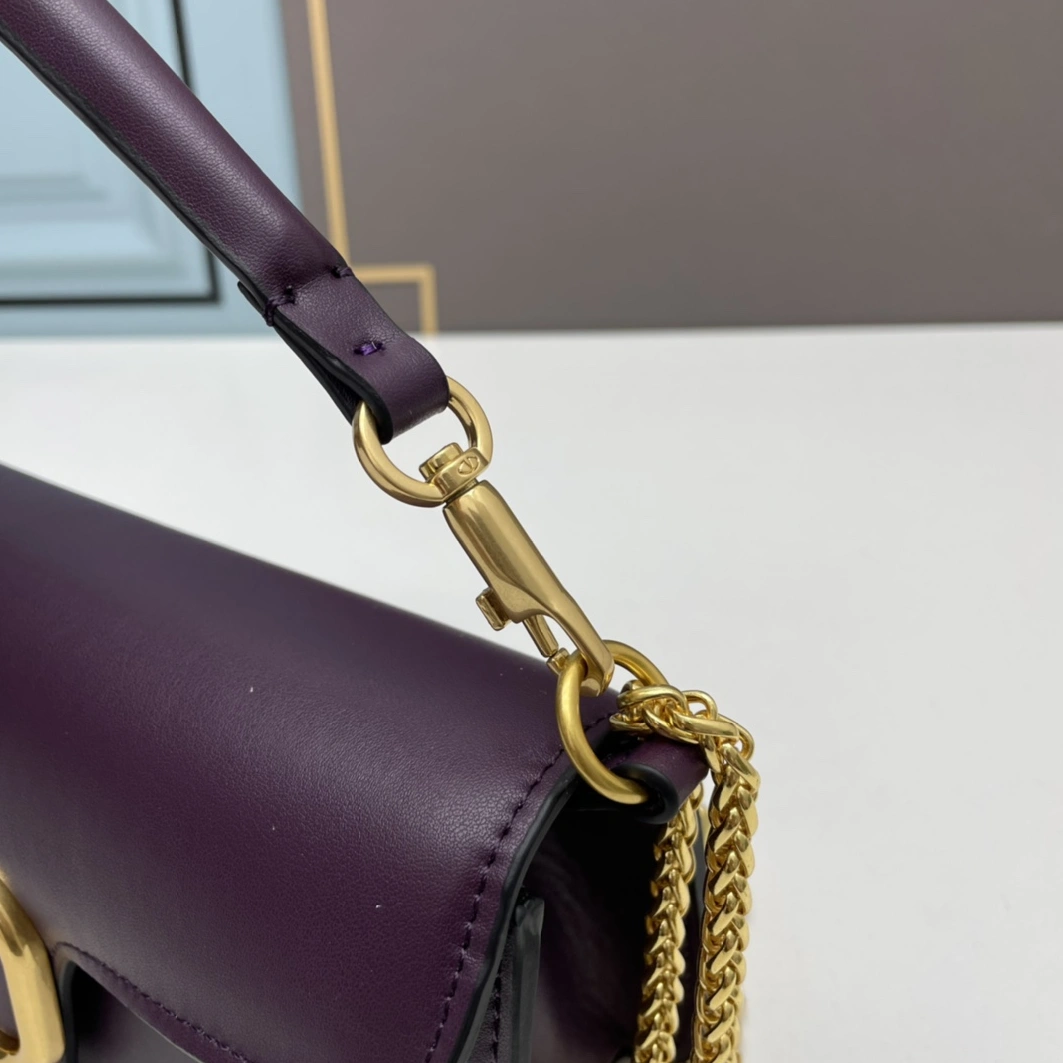 Valentino AAA Quality Shoulder Bags For Women Resilient 8022