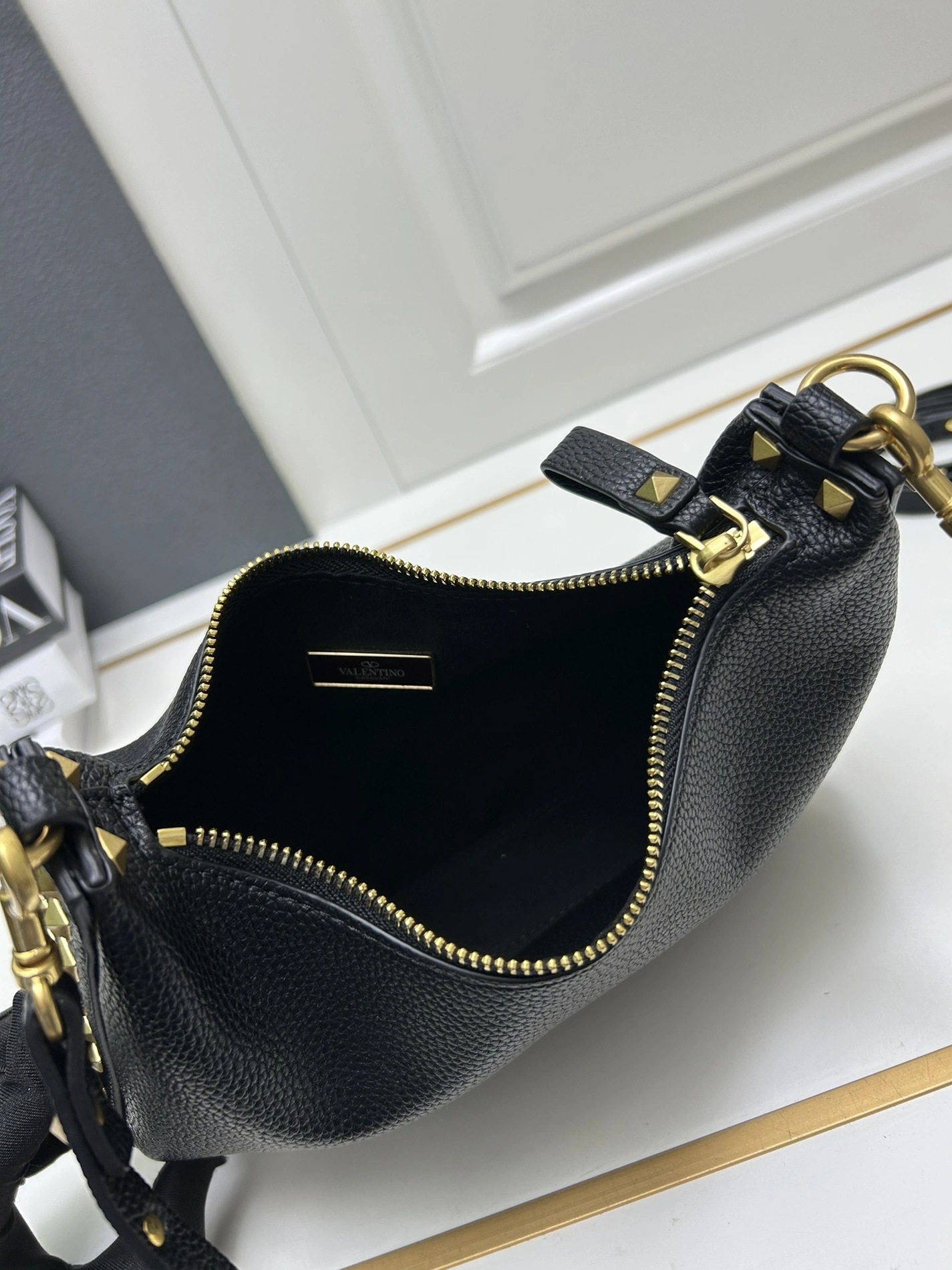 Valentino AAA Quality Shoulder Bags For Women Resilient 8085