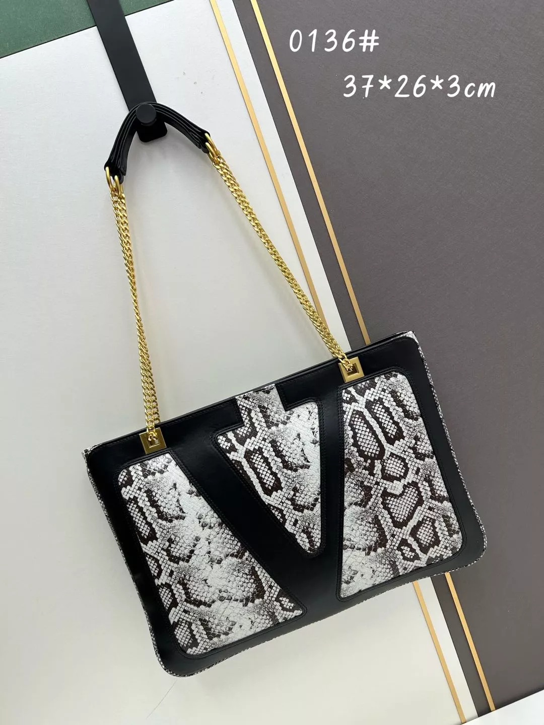 Valentino AAA Quality Shoulder Bags For Women Resilient 8780
