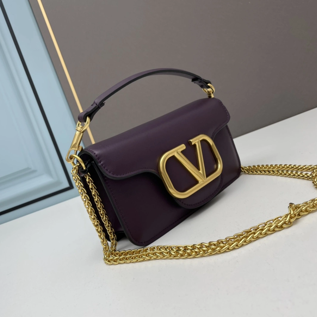 Valentino AAA Quality Shoulder Bags For Women Sleek 8041
